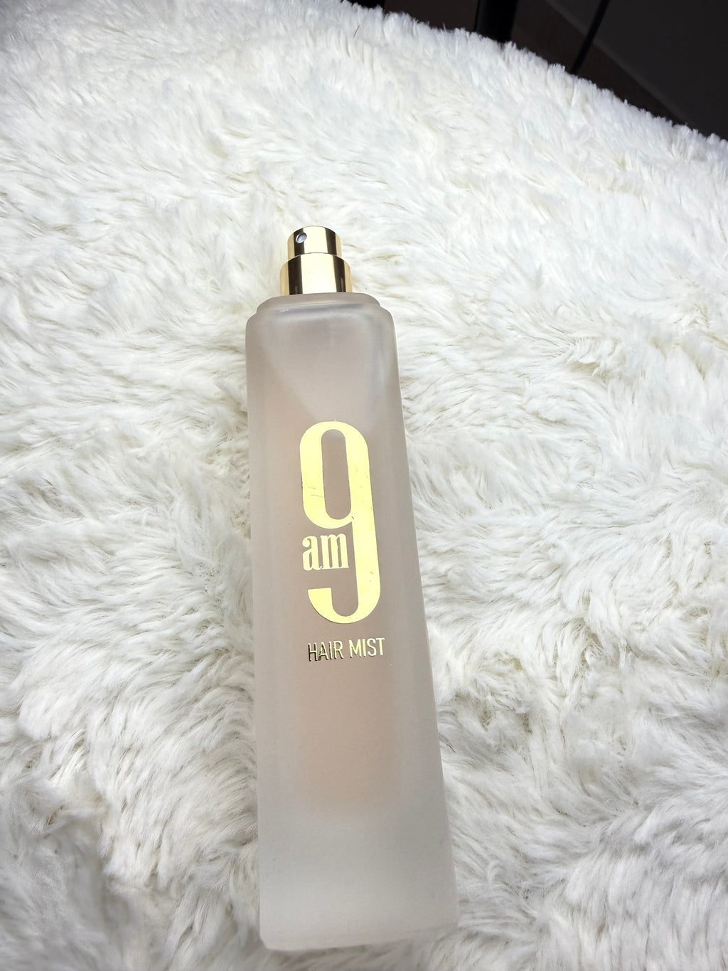 Female hair mist