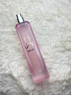 Female hair mist
